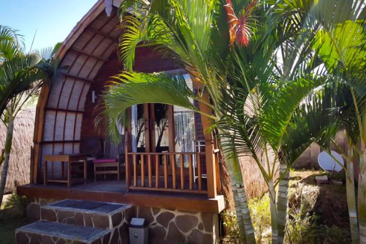 Amora Villa Гили Траванган Экстерьер фото